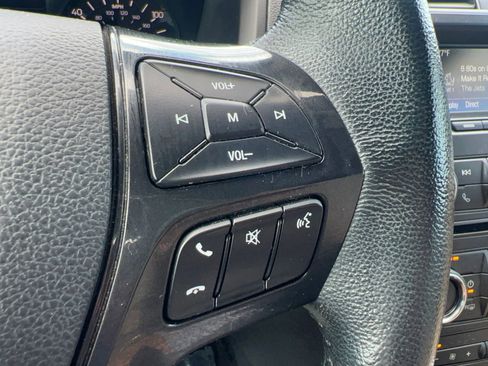 Used 2017 Ford Explorer XLT FWD image 12