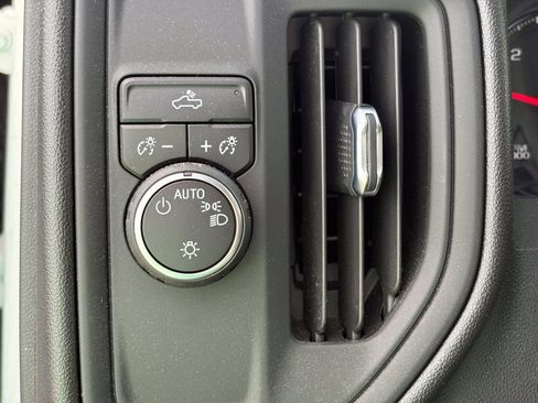 Used 2022 Chevrolet Silverado 1500 Custom RWD image 21