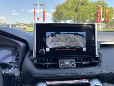 Used 2025 Toyota RAV4 XLE Premium image 28