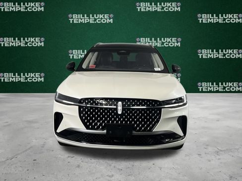 Used 2024 Lincoln Nautilus Reserve image 5