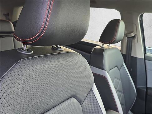 Used 2024 Volkswagen Atlas Peak Edition SE image 18