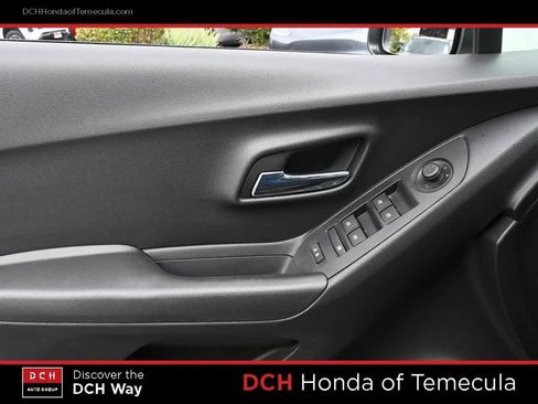 Used 2020 Chevrolet Trax LS image 15