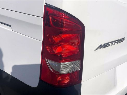 Used 2022 Mercedes-Benz Metris image 32