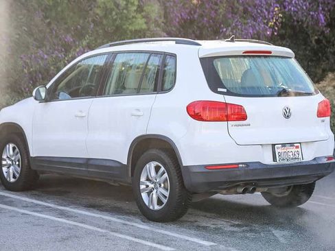 Used 2017 Volkswagen Tiguan S image 6