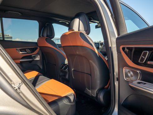 Certified 2023 Mercedes-Benz GLC 300 4MATIC image 26