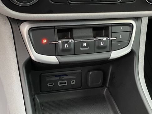Used 2024 GMC Terrain SLT FWD image 20