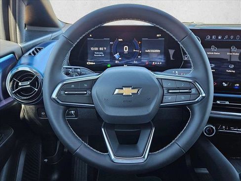 New 2026 Chevrolet Equinox EV LT image 11