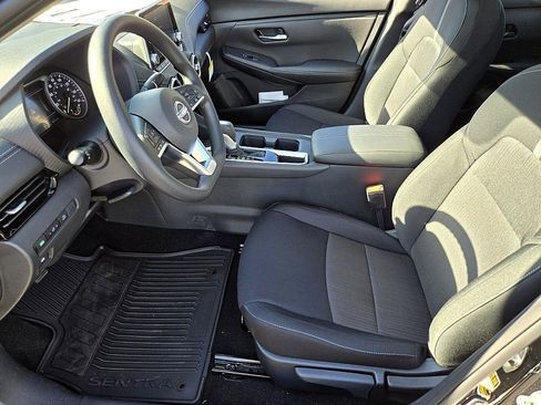 New 2025 Nissan Sentra SV w/ Trunk Package image 9