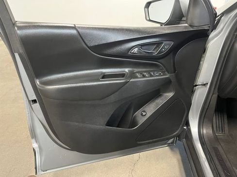 Used 2024 Chevrolet Equinox LT FWD image 24