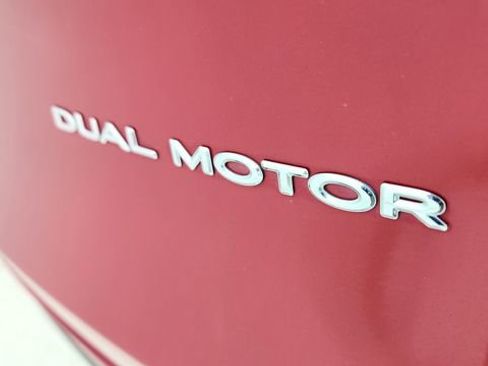 Used 2022 Tesla Model Y Long Range image 17