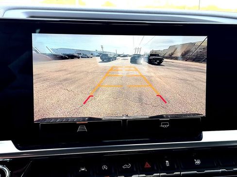 Used 2024 GMC Sierra 1500 SLE image 25