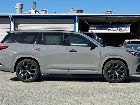 New 2026 Lexus TX 500h AWD image 4