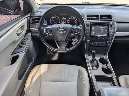 Used 2016 Toyota Camry SE image 7