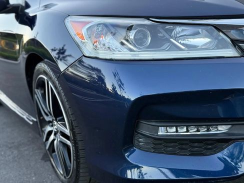 Used 2017 Honda Accord Sport image 9