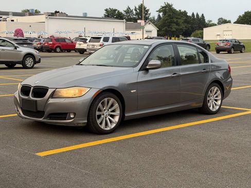 Used 2011 BMW 328i xDrive Sedan AWD/4WD image 5