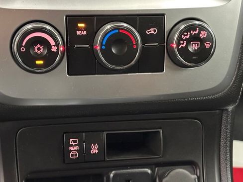 Used 2016 GMC Acadia SLE FWD image 29