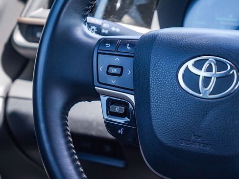 Certified 2023 Toyota Crown AWD/4WD image 17