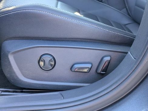 Used 2024 Volkswagen Jetta SE FWD image 18