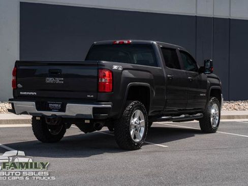Used 2015 GMC Sierra 2500 SLE w/ SLE Preferred Package AWD/4WD image 8