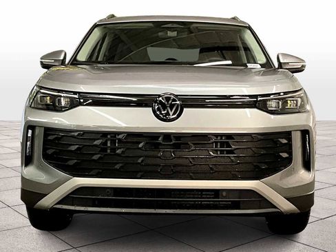 New 2026 Volkswagen Tiguan SE image 5
