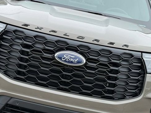 New 2026 Ford Explorer ST-Line w/ ST-Line Street Pack AWD/4WD image 3