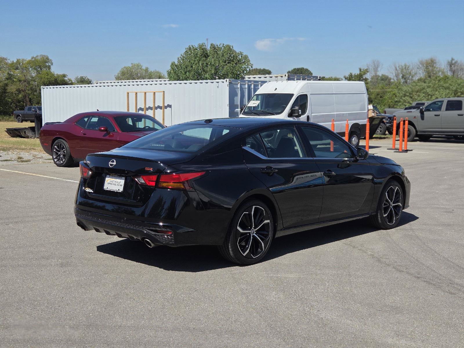 Used 2025 Nissan Altima 2.5 SR FWD image 3