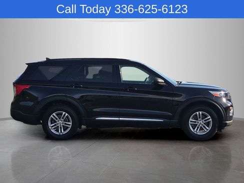 Used 2022 Ford Explorer XLT AWD/4WD image 7