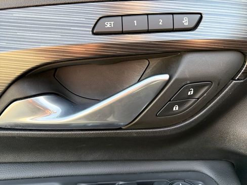 Used 2024 GMC Terrain SLT w/ Tech Package image 21