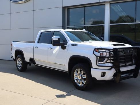 Used 2026 Chevrolet Silverado 2500 High Country w/ High Country Premium Package AWD/4WD image 7