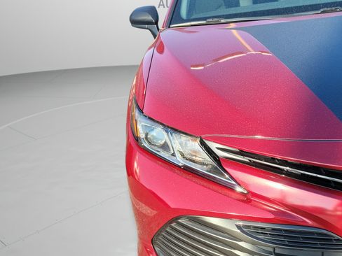 Used 2018 Toyota Camry LE FWD image 16