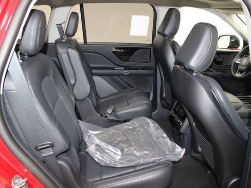 New 2026 Lincoln Aviator 2WD image 32