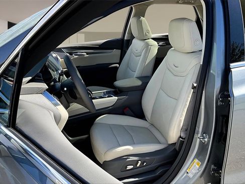New 2025 Cadillac XT5 Premium Luxury w/ Technology Package image 9