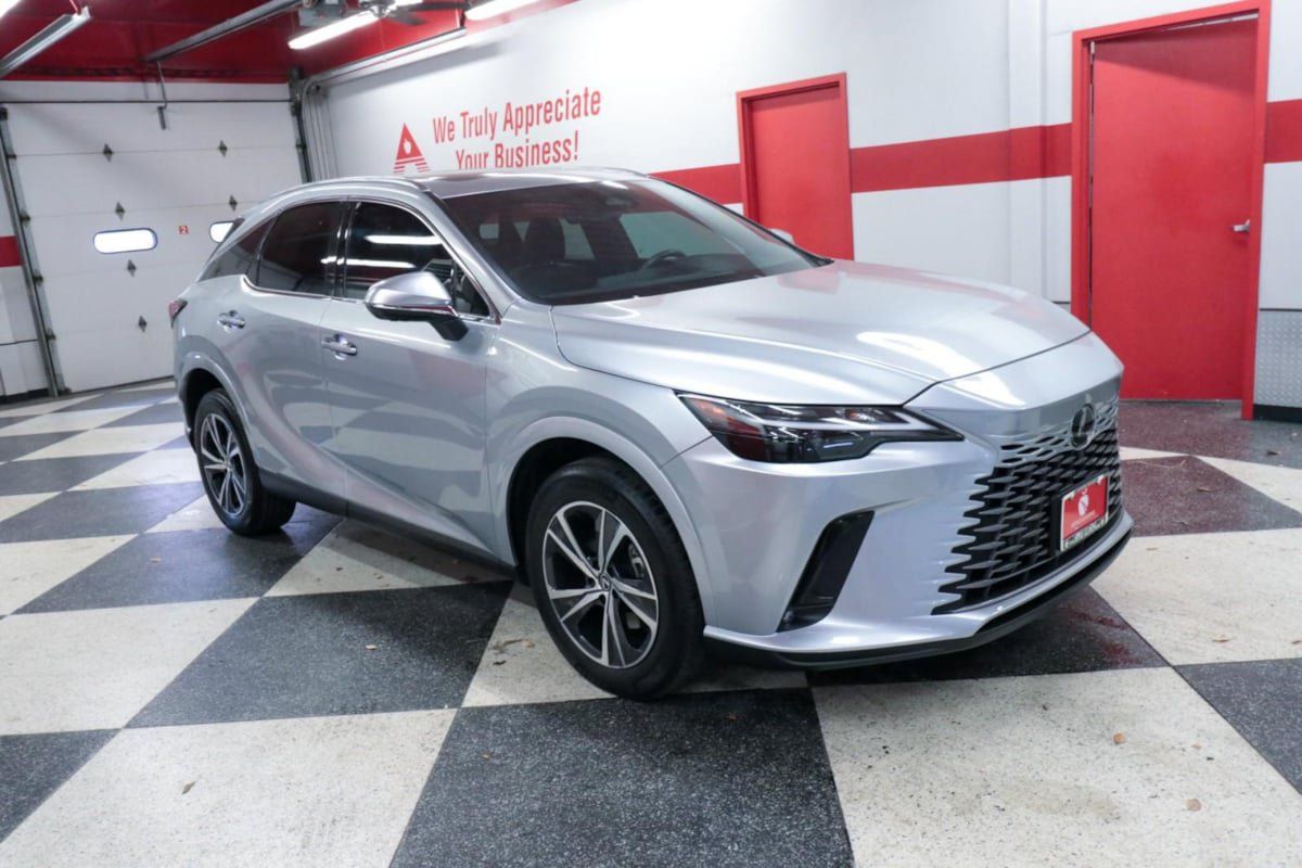Used 2023 Lexus RX 350 Premium w/ Accessory Package (Z1) FWD image 3