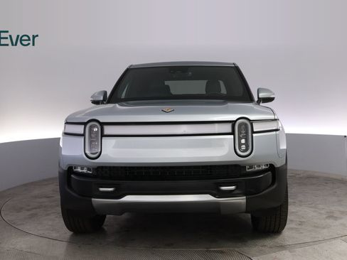 Used 2024 Rivian R1T Adventure AWD/4WD image 12