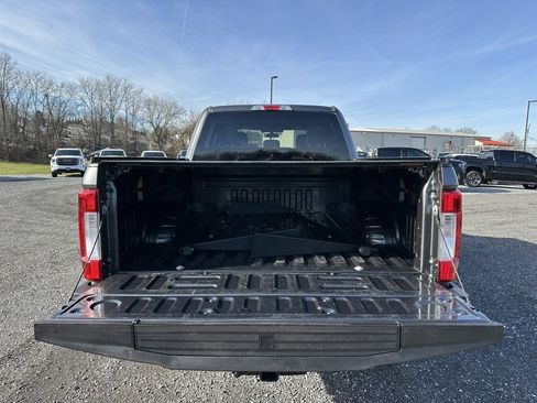 Used 2019 Ford F250 XLT w/ XLT Premium Package image 7