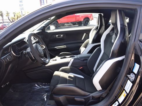 Used 2020 Ford Mustang Shelby GT500 w/ Carbon Fiber Track Pack image 13