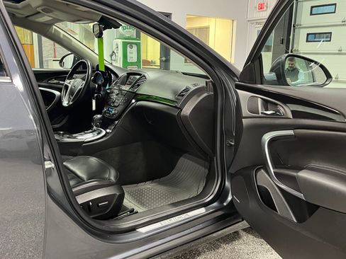 Used 2011 Buick Regal CXL Turbo w/ TO7 Preferred Equipment Group image 9