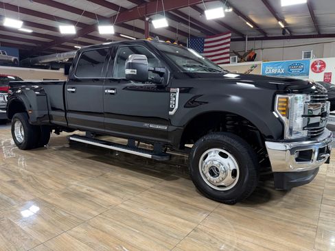 Used 2019 Ford F350 Lariat w/ Lariat Ultimate Package image 3