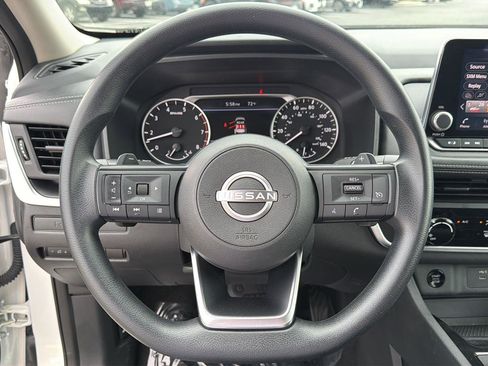 Used 2024 Nissan Rogue S FWD image 19