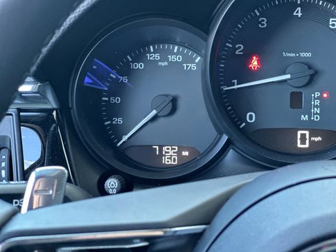 Certified 2025 Porsche Macan image 25