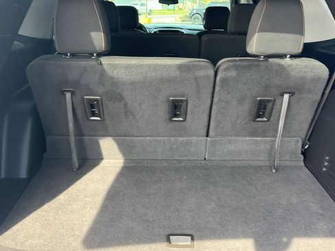 Used 2021 Chevrolet Traverse LS image 23