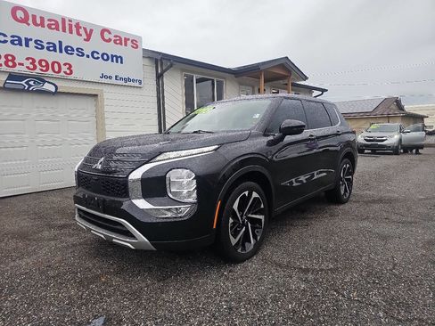 Used 2022 Mitsubishi Outlander SE image 2