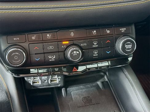 Used 2022 Dodge Durango R/T w/ Quick Order Package 22F image 17