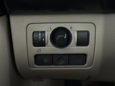 Used 2006 Subaru Outback 3.0R L.L. Bean AWD/4WD image 26