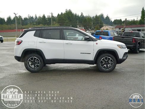 New 2026 Jeep Compass Trailhawk w/ Sun, Sound & Navigation Group image 6