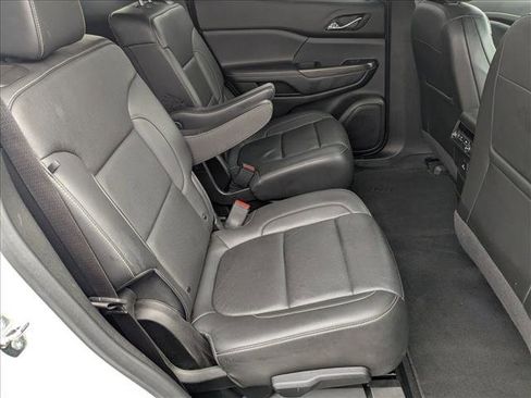 Used 2023 GMC Acadia SLT image 21