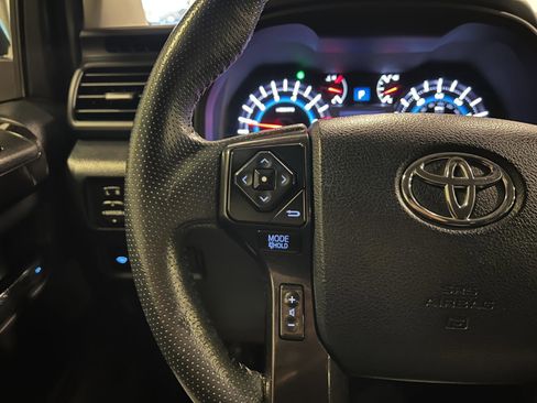 Used 2019 Toyota 4Runner TRD Off-Road image 13