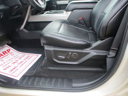 Used 2017 Ford F250 Lariat w/ Chrome Package image 20