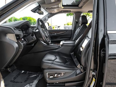 Used 2018 Cadillac Escalade Luxury RWD image 30