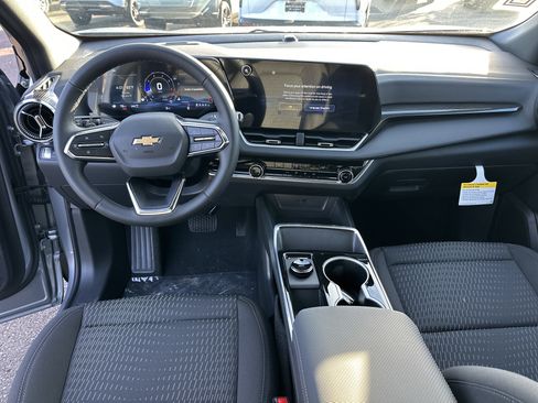 New 2026 Chevrolet Equinox LT w/ Safety and Technology Package image 12